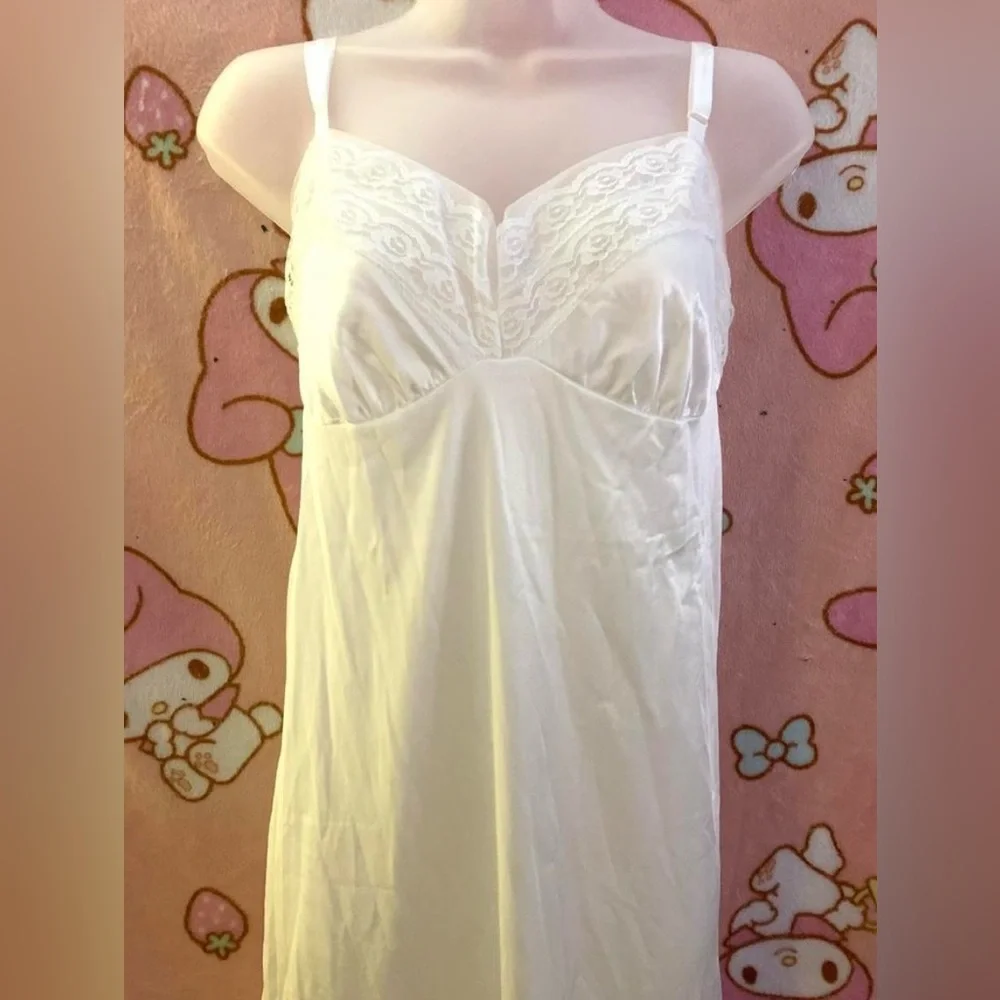 ☆ vintage white satin lace trim slip dress with adjustable straps ☆ - Picture 4 of 8